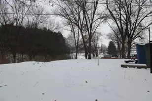 1401 Oakleaf Dr, Saint Anne, IL 60964 - Photo 22