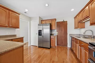 7131 N Caldwell Avenue #4N, Chicago, IL 60646 - Photo 8