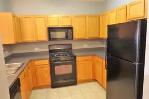 410 W Mahogany Ct, Palatine, IL 60067 - Photo 2