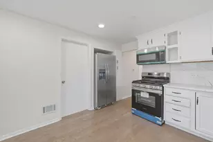 5820 S Narragansett Ave, Chicago, IL 60638 - Photo 14