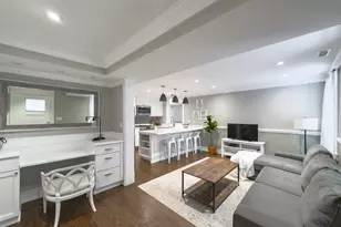 3453 N Hoyne Ave, Chicago, IL 60618 - Photo 8