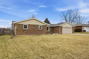 385 S Walnut St, Manteno, IL 60950 - Photo 2