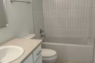 1146 Regency Dr, Schaumburg, IL 60193 - Photo 6