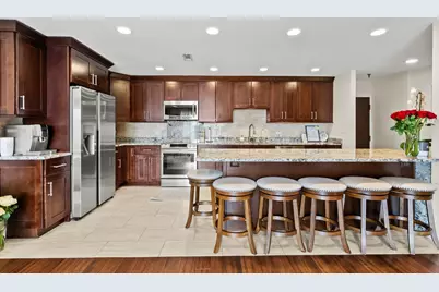 1777 W Crystal Lane #307, Mount Prospect, IL 60056 - Photo 2