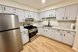 1557 Jill Ct, Glendale Heights, IL 60139 - Photo 8