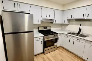 1557 Jill Ct, Glendale Heights, IL 60139 - Photo 10