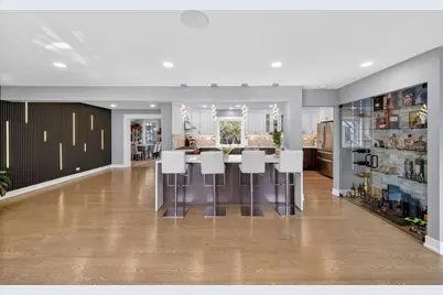 24 W Berkley Drive, Arlington Heights, IL 60004 - Photo 8