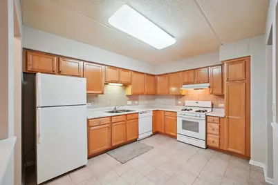 [Address not provided], Skokie, IL 60076 - Photo 8