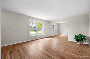 985 Aspen St, Hoffman Estates, IL 60169 - Photo 4