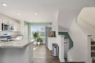 3806 Honeysuckle Ln, Elgin, IL 60124 - Photo 2