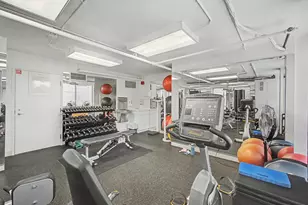 1660 N Lasalle Dr, Chicago, IL 60614 - Photo 20