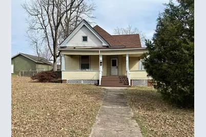 811 N Market Street, Marion, IL 62959 - Photo 1