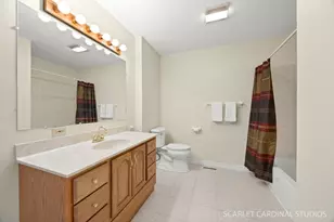 231 Hedgerow Dr, Bloomingdale, IL 60108 - Photo 8