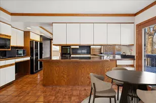 43W880 Pathfinder Dr, Elburn, IL 60119 - Photo 10