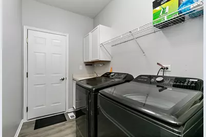 394 Rockland Avenue, Elgin, IL 60124 - Photo 16