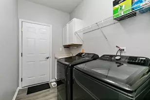 394 Rockland Ave, Elgin, IL 60124 - Photo 16