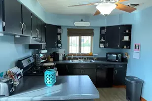 614 N Cornelia St, Joliet, IL 60435 - Photo 10