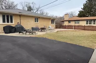 614 N Cornelia St, Joliet, IL 60435 - Photo 36