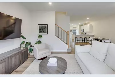 1406 Neubauer Circle #1904, Lindenhurst, IL 60046 - Photo 4