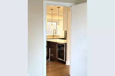 6356 W Giddings Street, Chicago, IL 60630 - Photo 12