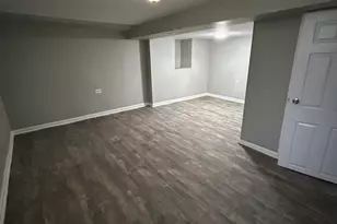 8211 S Saginaw Ave, Chicago, IL 60617 - Photo 12