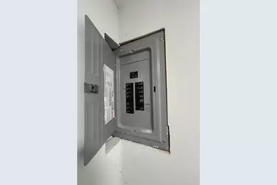 8211 S Saginaw Avenue, Chicago, IL 60617 - Photo 14