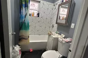 8211 S Saginaw Ave, Chicago, IL 60617 - Photo 4