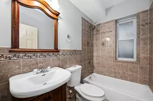 7020 S Paxton Ave, Chicago, IL 60649 - Photo 12