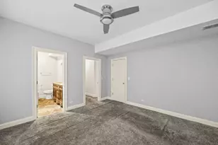 7020 S Paxton Ave, Chicago, IL 60649 - Photo 16