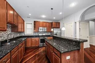 7020 S Paxton Ave, Chicago, IL 60649 - Photo 4