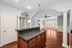 7020 S Paxton Ave, Chicago, IL 60649 - Photo 2