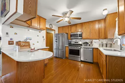 2140 Sandburg Drive, Aurora, IL 60506 - Photo 8