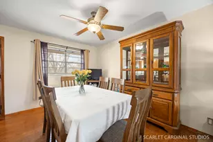 2140 Sandburg Dr, Aurora, IL 60506 - Photo 6