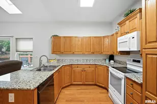 1013 2nd St Ct, Moline, IL 61265 - Photo 6