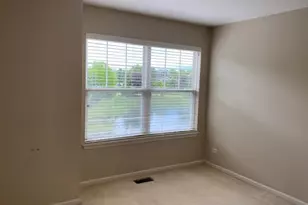 372 Pine Lake Cir, Vernon Hills, IL 60061 - Photo 6