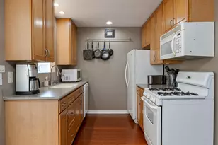[Address not provided], Carol Stream, IL 60188 - Photo 6