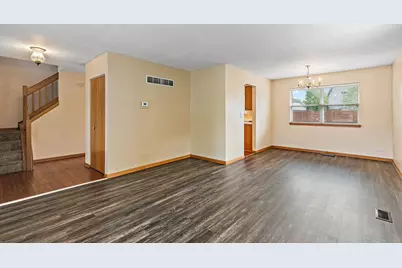 1440 Eliot Trail, Elgin, IL 60120 - Photo 2