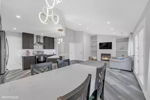 1251 Rosewood Ct, Schaumburg, IL 60193 - Photo 10