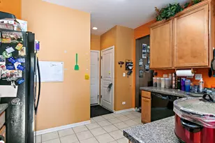 1563 Yellowstone Dr, Streamwood, IL 60107 - Photo 6