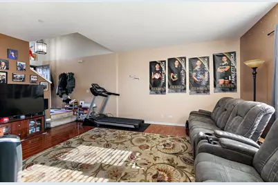 1563 Yellowstone Drive, Streamwood, IL 60107 - Photo 2