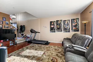 1563 Yellowstone Dr, Streamwood, IL 60107 - Photo 2