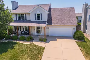 2804 Longmeadow Ln, Bloomington, IL 61704 - Photo 2