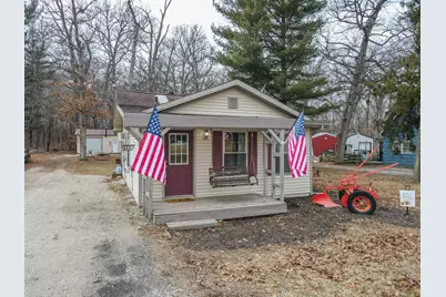 2821 Shadow Road, Momence, IL 60954 - Photo 1