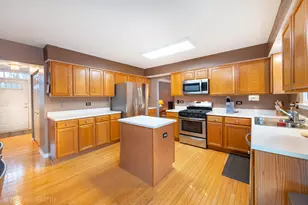 621 Kirkland Dr, Algonquin, IL 60102 - Photo 8