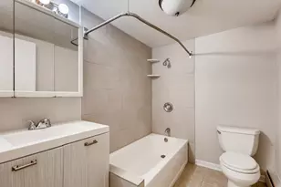 2206 S Goebbert Rd, Arlington Heights, IL 60005 - Photo 8