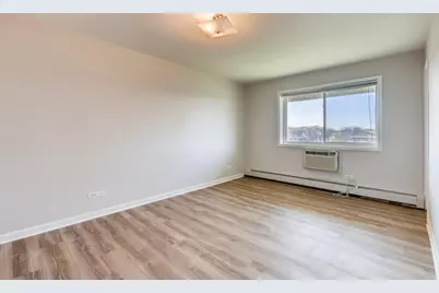 2206 S Goebbert Road #409, Arlington Heights, IL 60005 - Photo 6