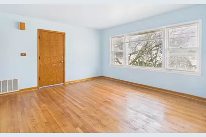 755 Dulles Road #E, Des Plaines, IL 60016 - Photo 2