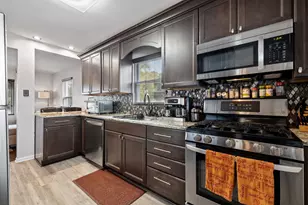 219 Oneill St, Joliet, IL 60436 - Photo 8