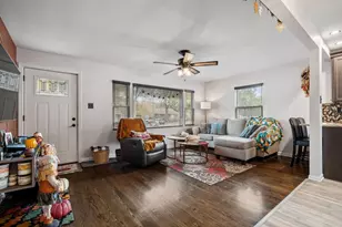 219 Oneill St, Joliet, IL 60436 - Photo 4