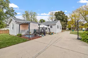 219 Oneill St, Joliet, IL 60436 - Photo 22